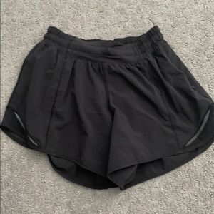 Lululemon black hotty hot shorts